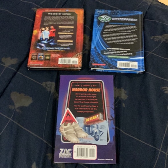 3 EUC Mystery Books - Infinity Ring, The 39 Clues, Zac Power - Picture 2 of 16